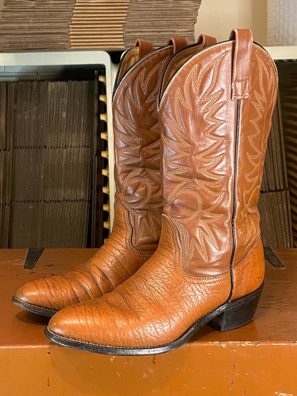 Vintage MASON Men's Size 9.5 C Caramel Leather Western Cowboy Boots Made in USA